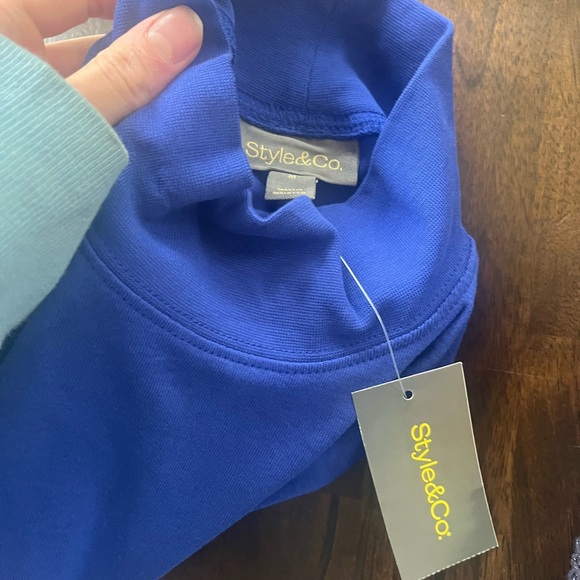 Blue turtleneck - Picture 1 of 4
